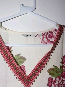 Floral Print cotton V-Neck Kurta
