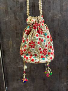 Set Of 4 Designer (Adaah) Potlis At Best Price