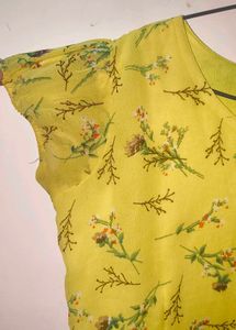 yellow rounded dress 💛