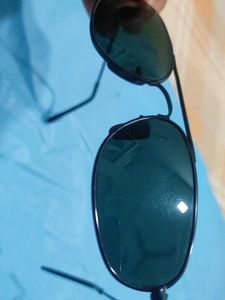 Stylish Black Oval Sunglasses