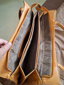 Very beautiful and stylish bag in elegant look.