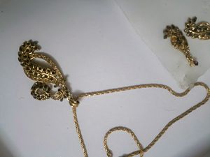 Beautiful Purple Jewellery Set Earrings Neck Chain