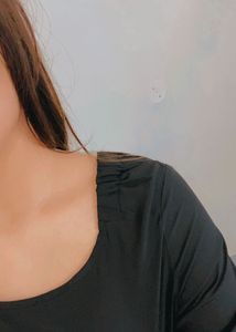 Max Black Top...