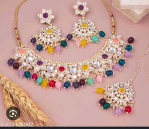 Stunning Kundan Necklace & Earring Set