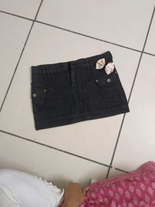 Branded Skirt🌼UMM