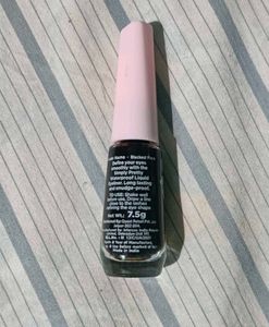Avon Simply Pretty Waterproof Liquid Eyeliner