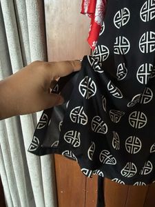 Stylish Red &amp; Black Print Tunic Top