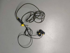 MIVI Wired Earphones