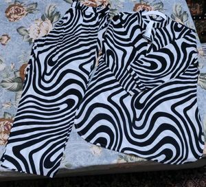 Stylish Black &amp; White Kurta