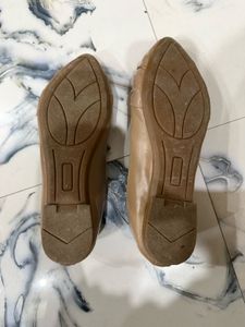 Nude synthetic leather flat bellies
