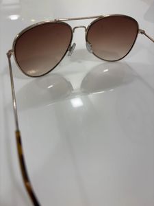 Aviator Sunglasses with Gradient Lenses