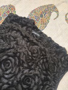 Chic Black Rose Textured Dress