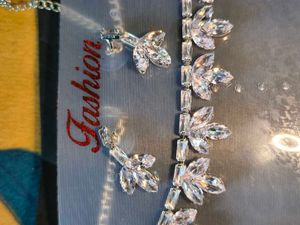 Sparkling Leaf Design Necklace &amp; Earrings Set