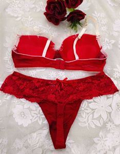 Red Lace &amp; Feather thong set🔥