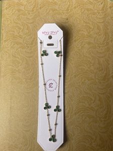 Elegant Clover Necklace &amp; Earring Set