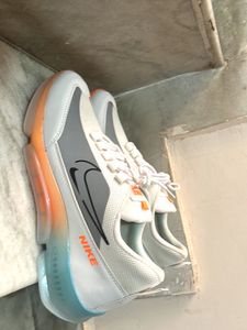 New Nike Sports Shoes
