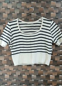 🤍 Black &amp; White Striped Knit Crop Top