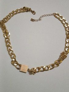 Chunky Gold Chain Necklace with Square Pendant