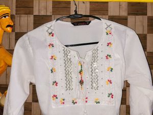 Elegant White Embroidered Kurta