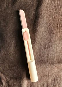 Pink & White Precision Eyebrow Razor
