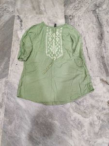 Green Embroidered Kurta