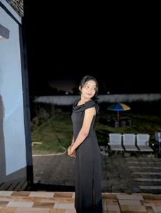 Elegant Black Maxi Dress