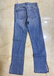 Bershka brand new Hight waist Light Wash Flared/be