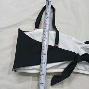Chic Black &amp;⭐ White Bikini Top