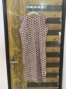 Stylish Sleeveless Kurta with Red Accents