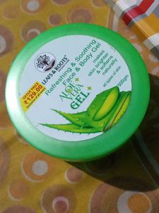 Leafs & Roots Aloe Vera Face & Body Gel
