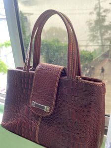 Chic Embossed Leather Handbag