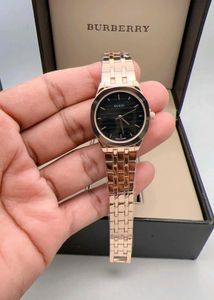 GUCCI PREMIUM LADIES WATCH AT SALE