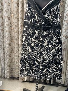 Chic Black &amp; White Floral Print Dress