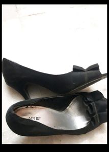 Pencil Heels     Size - 22 To 30 Cm