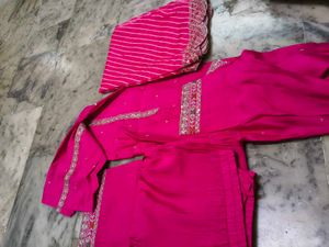 Beautiful Pink Embroidered Kurta Set