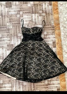 Beige Dress With Flower Lace Detailing 🕸️🖤