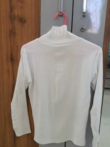 OFFER❤️Classic White Turtleneck Top