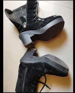 Black Stylish Women's Boots