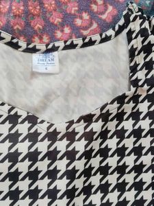 Houndstooth Print Long Sleeve Top