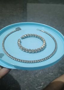 Sparkling Necklace and Bracelet Set