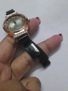 Elegant Black &amp; Gold Women's Watch