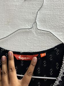Black Kurti