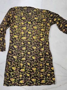 Embroidered velvet short Kurta