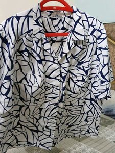 White &amp; Blue Leaf Print Shirt