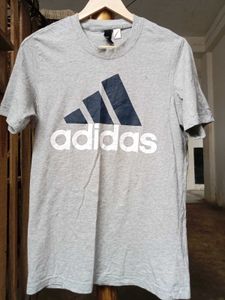 ADIDAS t-shirt