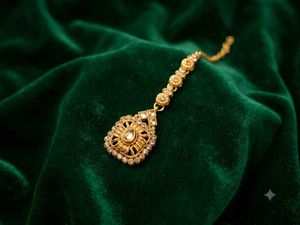 Elegant Maangtika with Crystals