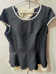 Chic Black Dress with Bow Detail