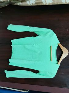Minimalist Mint Green Long-Sleeve Top