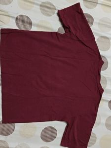 Burgundy Graphic crop tee