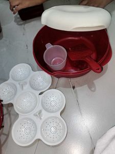 Microwave idli Crisper &amp; Warmer